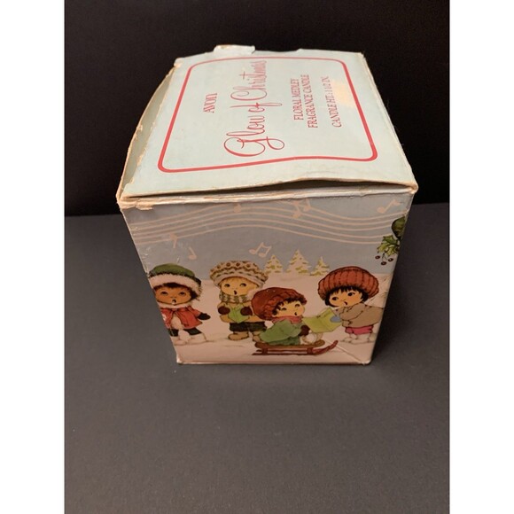 Avon Glow Of Christmas Candle Holder White Resin Caroling Children Floral Scent - Picture 14 of 14